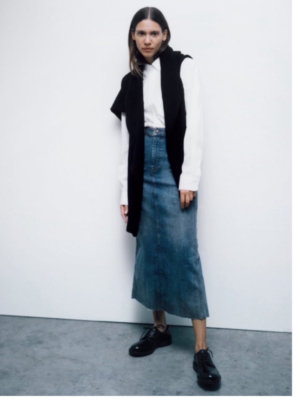 Zara stretch denim skirt slit sewn in back
